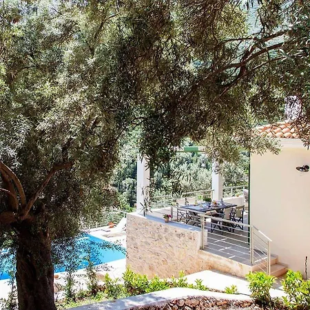 Ktima Aniforeli Luxury Vila *